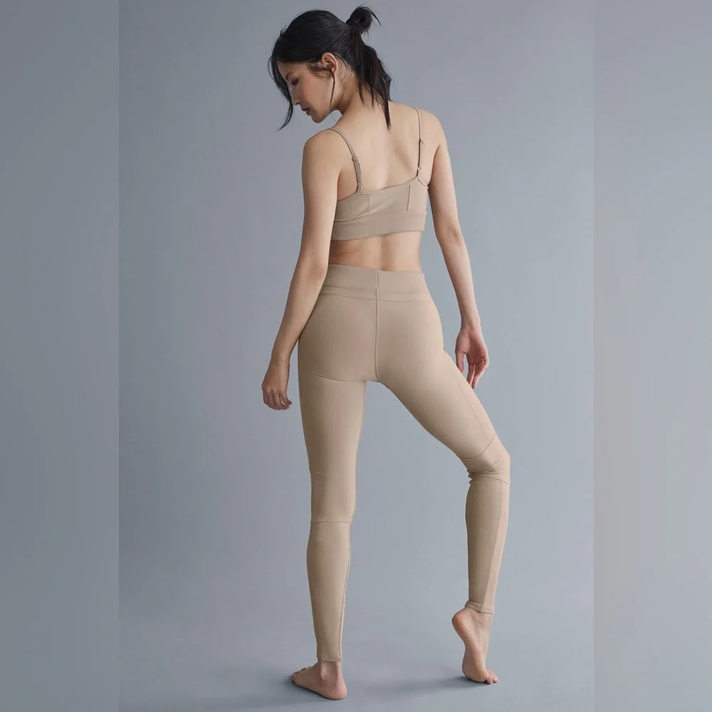 New Alo Yoga Alosoft High-Waist Head Start Legging in Gravel M